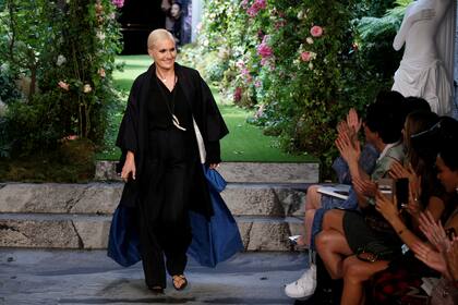 En la maison original de la avenue Montaigne, Chiuri reeditó la silueta bar