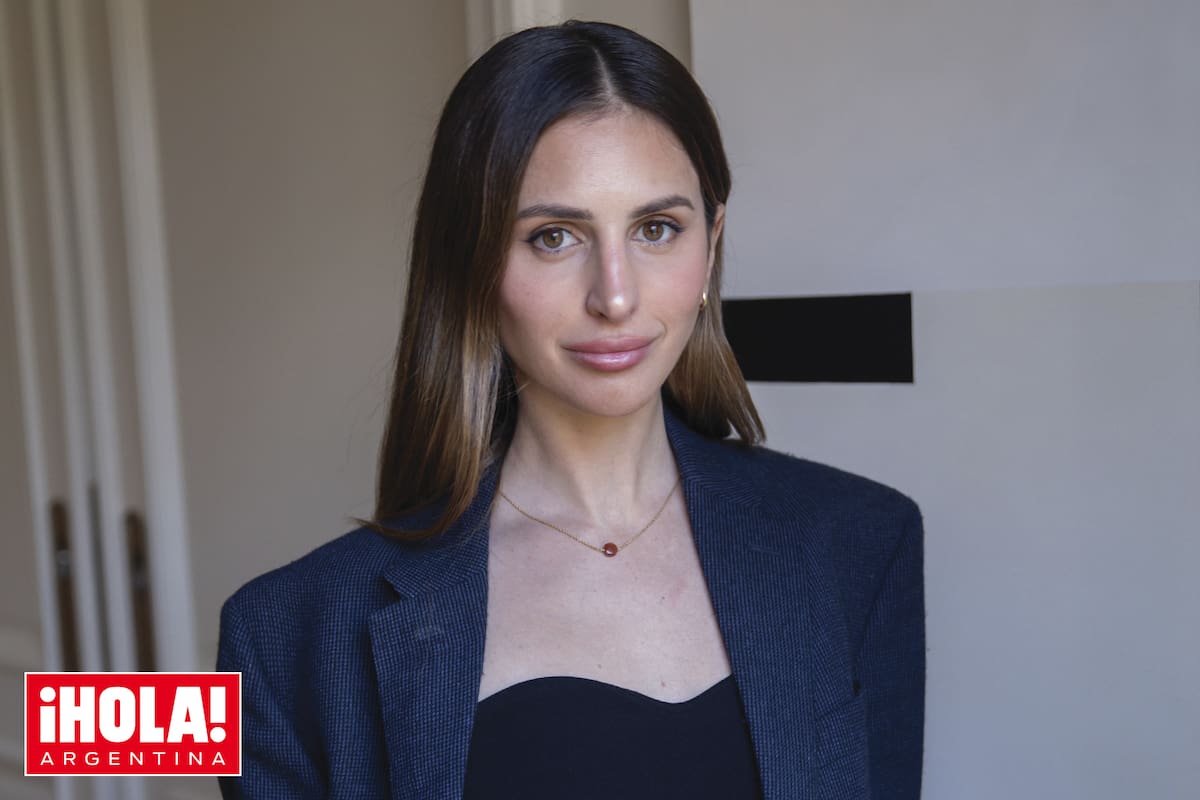 La diseñadora Pía Calcaterra nos recibe en la casa de su infancia, donde hoy tiene el atellier y atiende a sus clientas estrella.