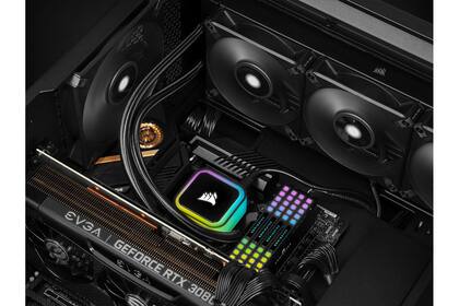 La disipación de temperatura en estas plataformas es cosa seria; usamos una solución que usa líquido