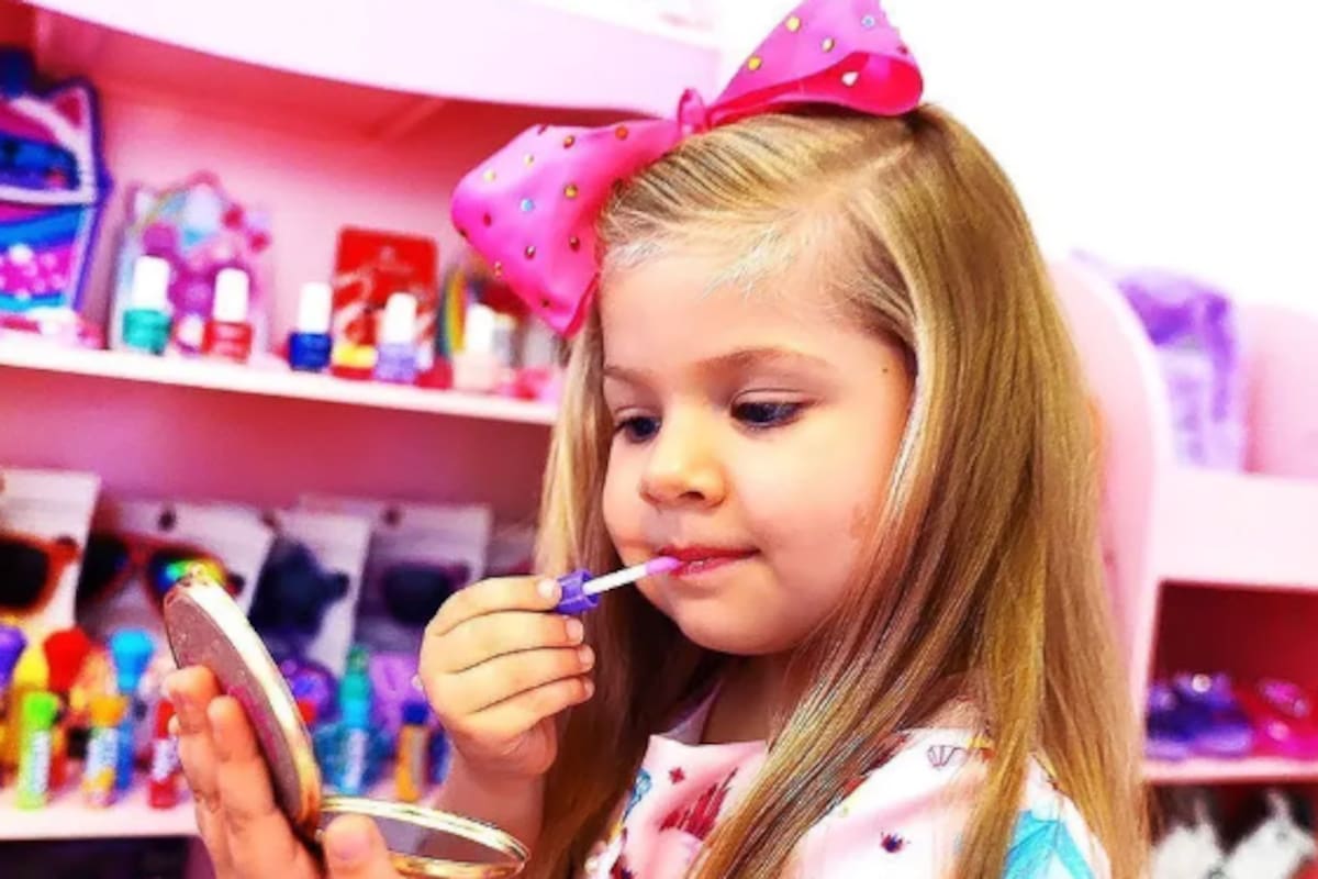 La Disposición prohíbe el uso, comercialización y publicidad de varios labiales