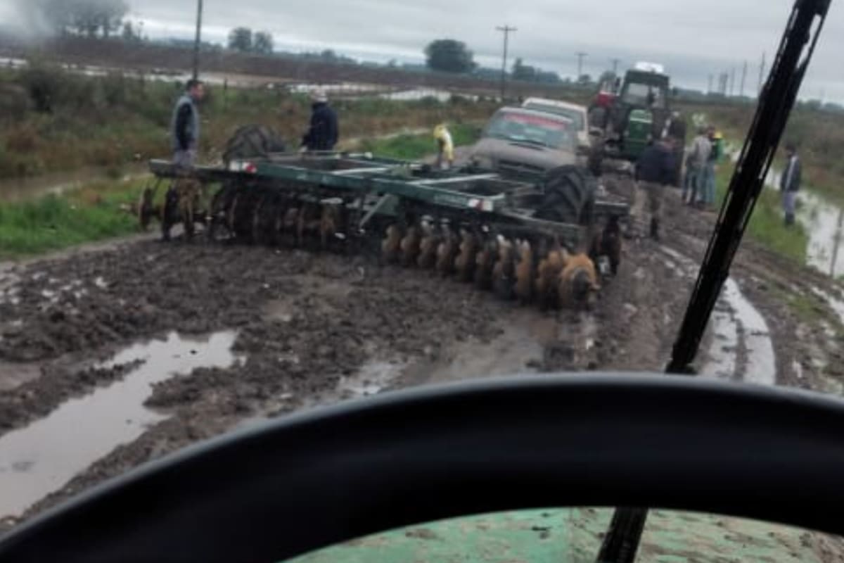 La disputa entre los productores provocó que vecinos cortaran el paso al traslado de leche