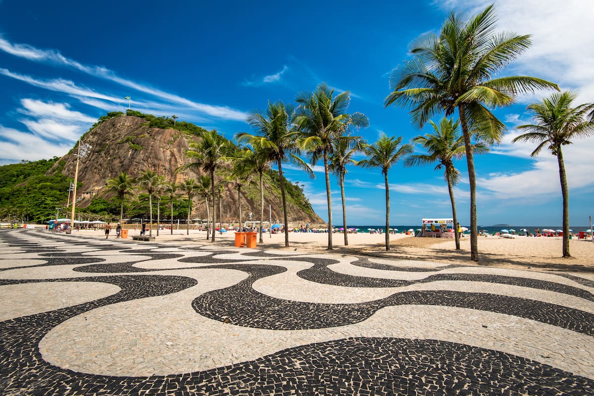 La distancia entre Copacabana y la la zona del megaoperativo antinarco en Río de Janeiro