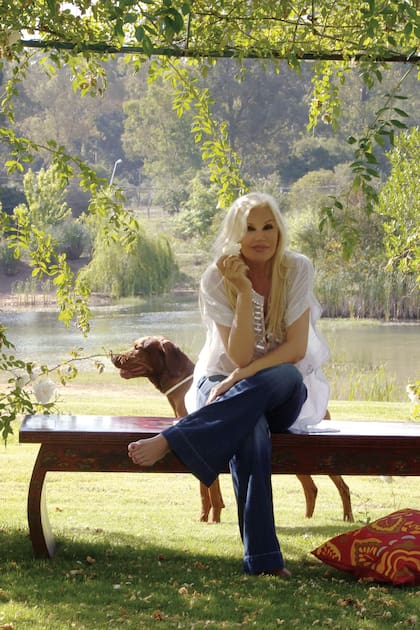 La diva es feliz al aire libre, cuidando de sus perros, que ama.