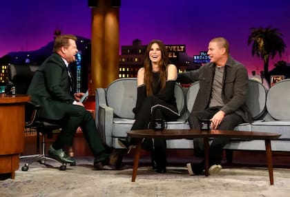 La divertida anécdota que Sandra Bullock y Channing Tatum le revelaron a James Corden durante su programa (Crédito: CBS)