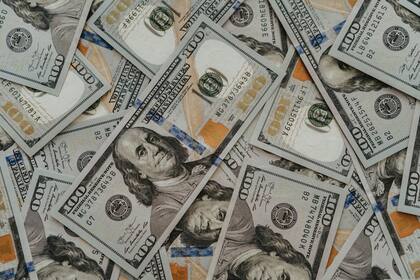 La divisa estadounidense que está controlada por el Banco Central (BCRA) y tiene dos canales: el minorista y el mayorista