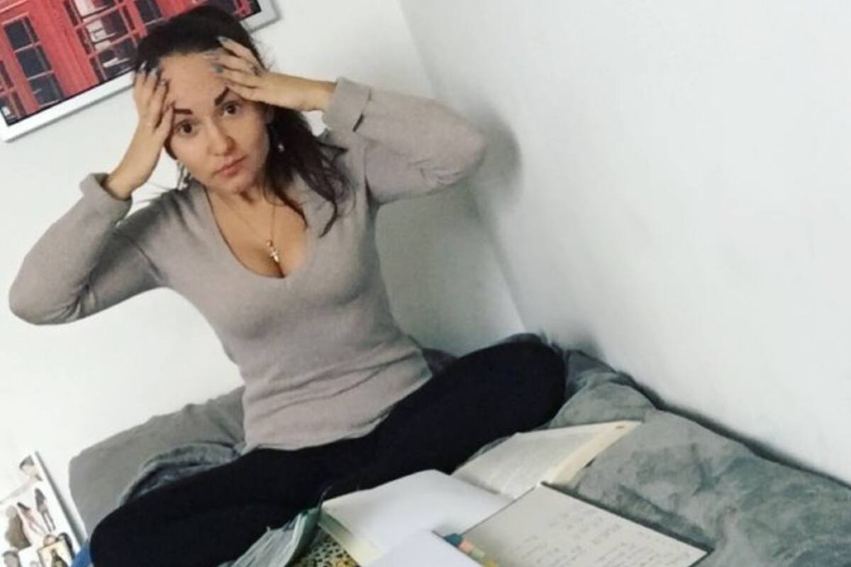 La docente compartió su decisión ante el trabajo de una alumna (Foto Twitter @SaVanessCa)