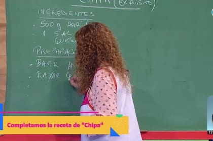 La docente televisiva cometió un error al escribir el verbo "rallar" al desgranar una receta para hacer chipas en la TV Pública