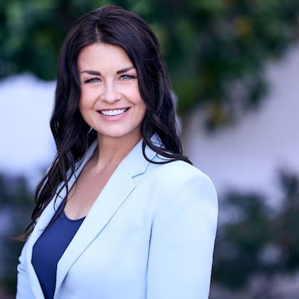 La doctora Cortney S. Warren es experta en relaciones y rupturas amorosas