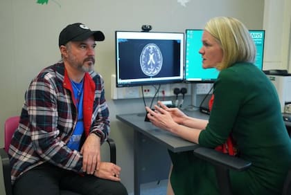 La doctora Heather Shaw es parte de las pruebas realizadas en el University College London Hospitals