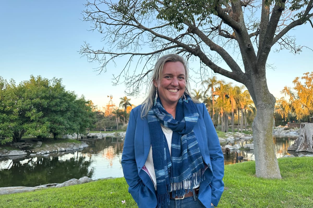 La doctora Kira Mileham, directora de Alianzas Estratégicas de la Comisión de Supervivencia de Especies de la Unión Internacional de Conservación de la Naturaleza