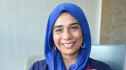 La doctora Nighat Arif