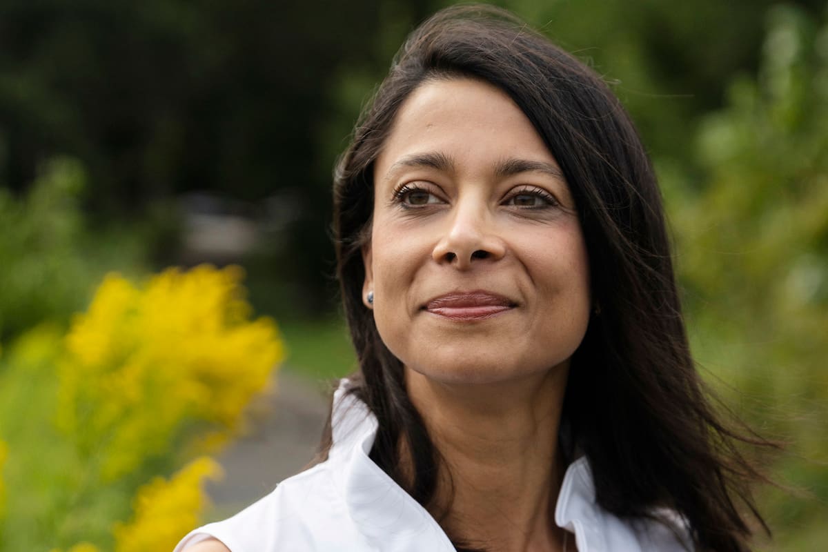 La doctora Seema Doshi, una de las pacientes que recibió tratamiento alternativo a la quimioterapia por tener cáncer de mama