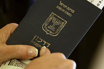 La documentación israelí, conocida como pasaporte verde, también se aplica a quienes se recuperaron del coronavirus y tienen anticuerpos.