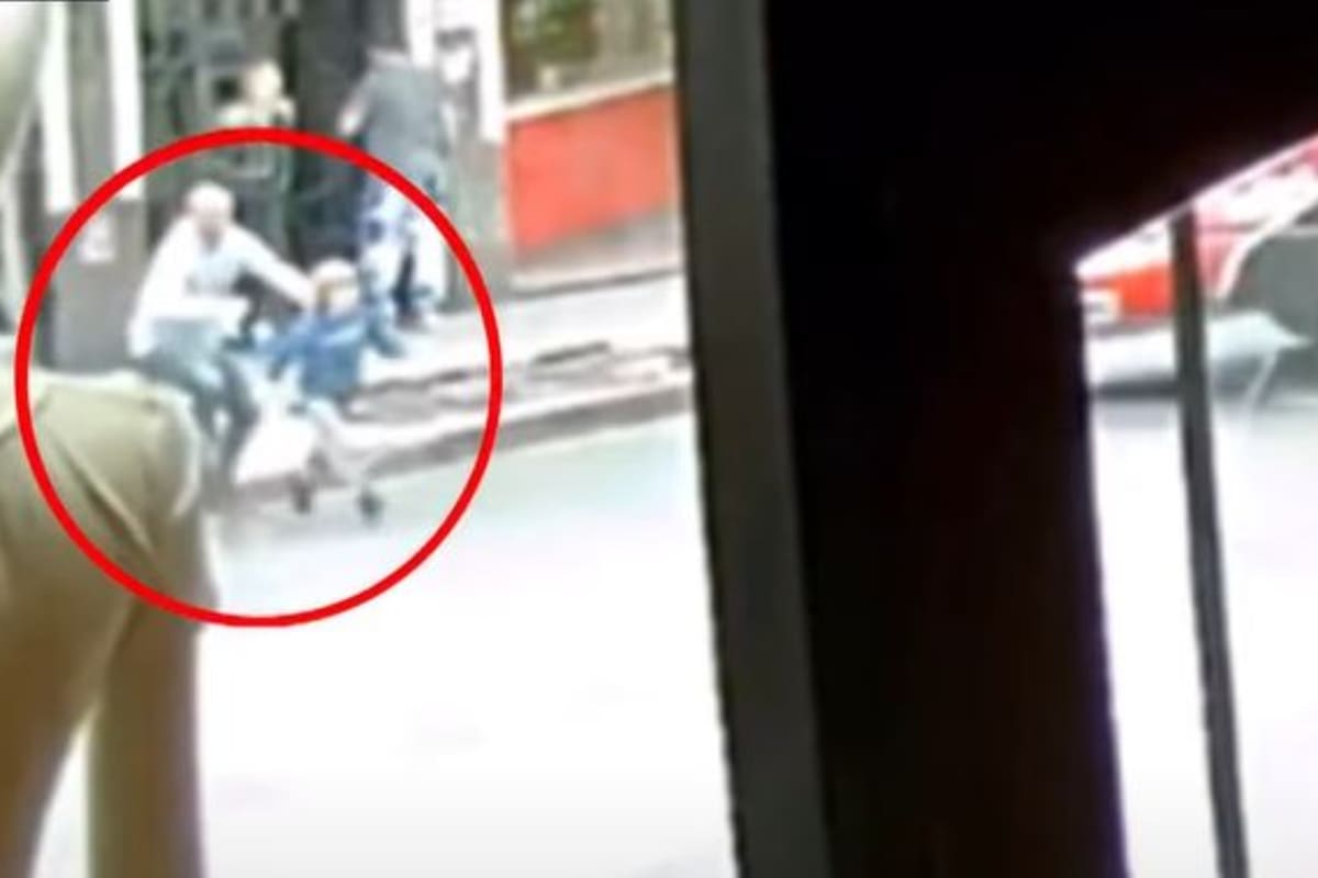 La dramática imagen de un niño antes de ser embestido por un colectivo en Haedo