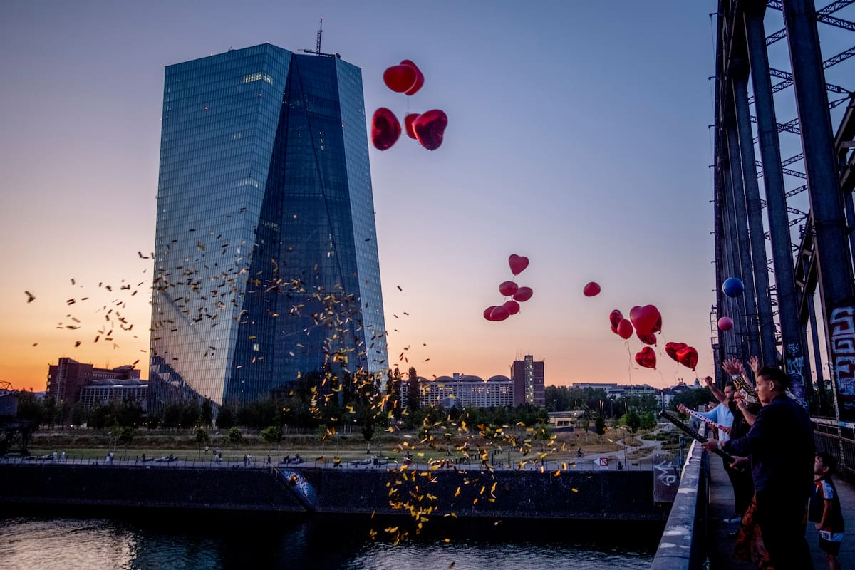 La economía alemana entró en recesión y su impacto se siente en Frankfurt, la capital financiera del país