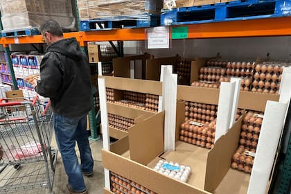 La economía de EEUU creció un 2,4 % en el cuarto trimestre tras revisión al alza