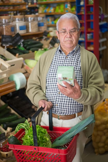 La edad para cumplir los requisitos de trabajo pasará de 54 años a 64 años para los beneficiarios de SNAP (Pexels/Kampus Production)