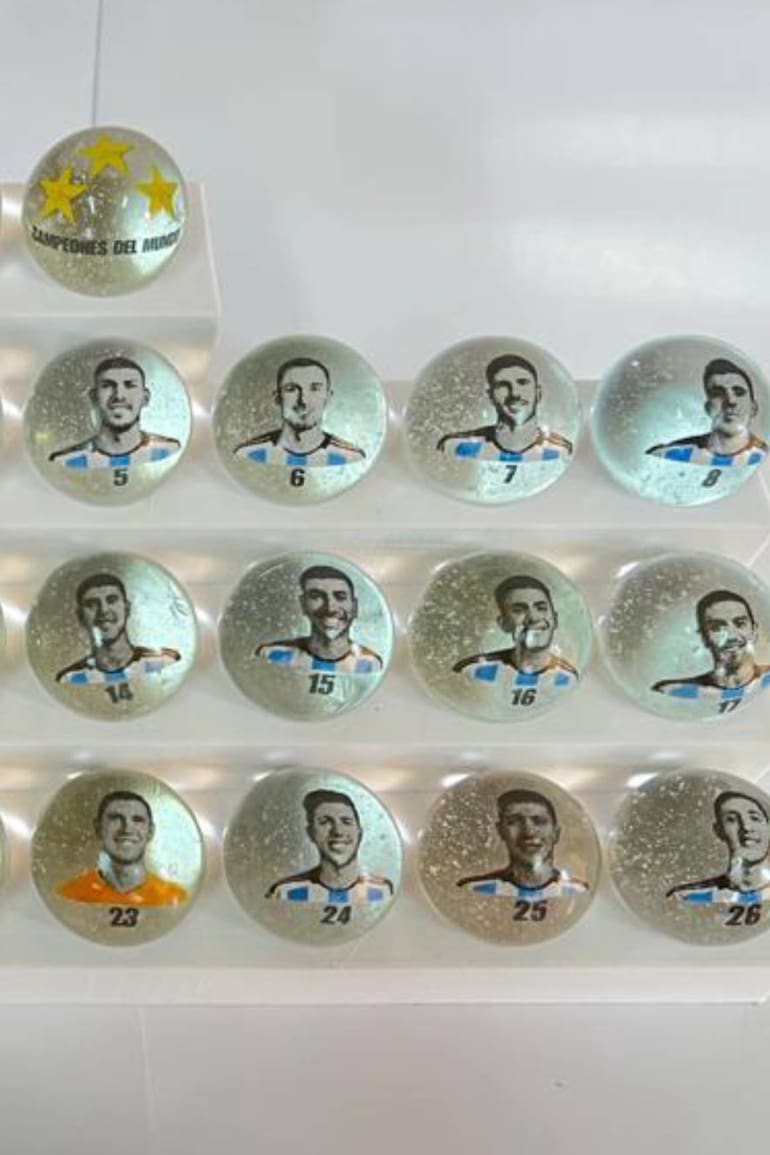 La edición especial para conmemorar el aniversario del campeonato del mundo, con los rostros de los jugadores.