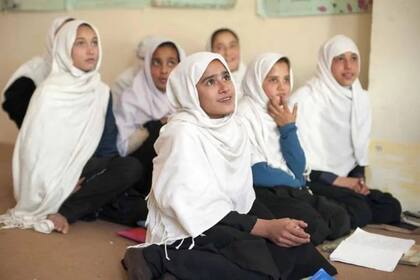 La educación para las mujeres afganas es una aspiración amenazada por el régimen talibán