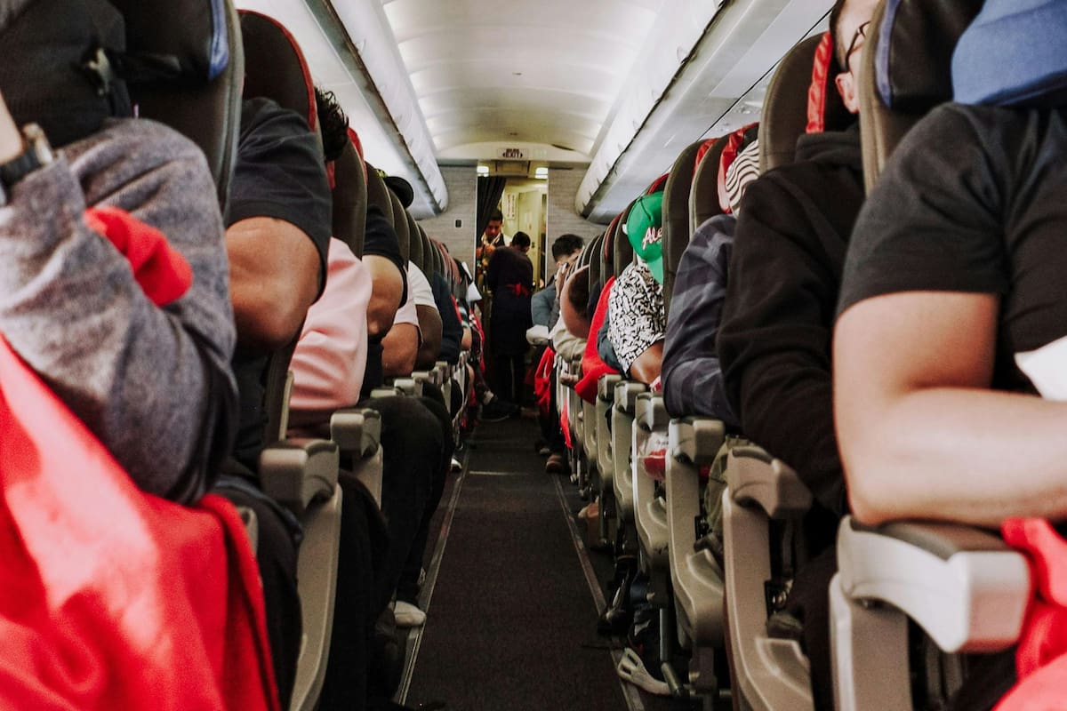 La elección de la ropa a usar en el avión es fundamental para evitar altercados