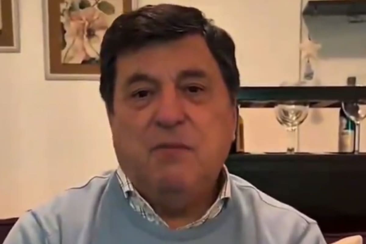La elección del suéter celeste por parte del ex presidente de River generó polémica en las redes