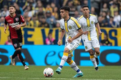 La elegancia de Facundo Buonanotte, un jugador que el director técnico Carlos Tevez comparó con Lionel Messi