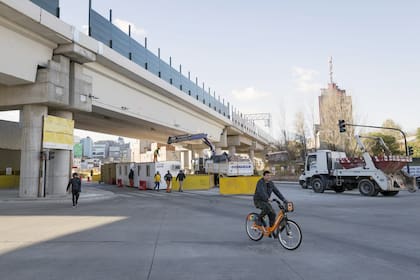 La elevación de las vías del ferrocarril San Martín integrará la zona de Soho con Hollywood y revalorizará los barrios aledaños: aumenta la oferta de proyectos premium y la avenida Córdoba modifica su perfil