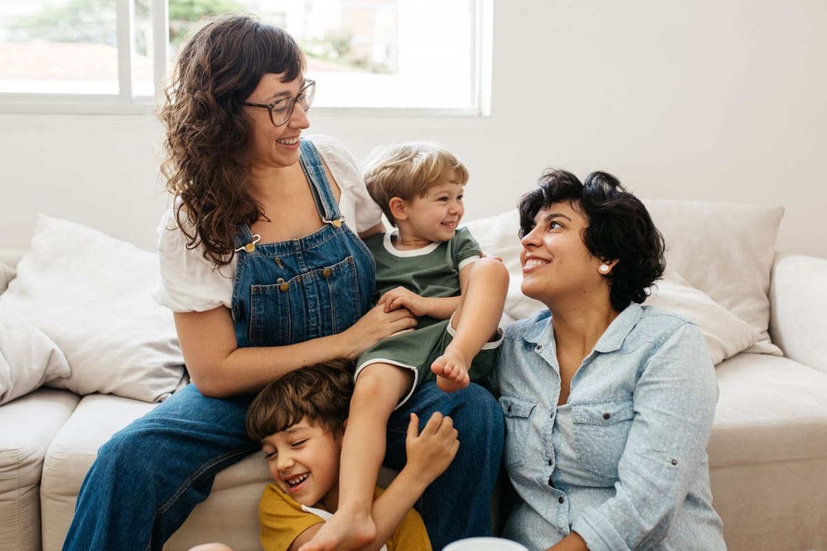 La eliminación de estos términos es parte de una normativa que busca favorecer una paternidad inclusiva