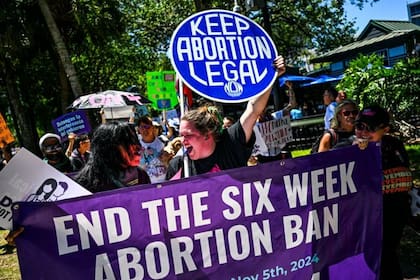 La eliminación de las protecciones federales al aborto generaron una respuesta negativa de los votantes que afectó al Partido Republicano en 2022