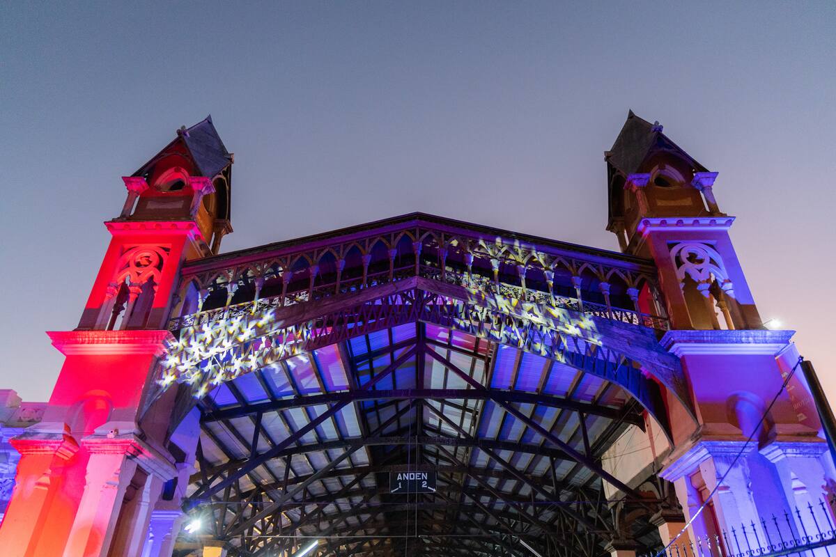 La emblemática Estación Central de Ferrocarril de Asunción, ublicada frente a Casa Pinta