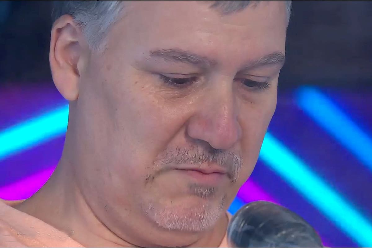 La emoción de Cristian al leer la carta que le enviaron sus hijas