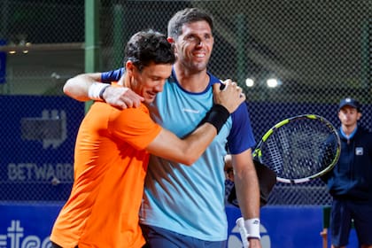 La emoción de Federico Delbonis, junto con Facundo Bagnis, en el cierre del último partido profesional de uno de los héroes argentino en la Copa Davis 2016