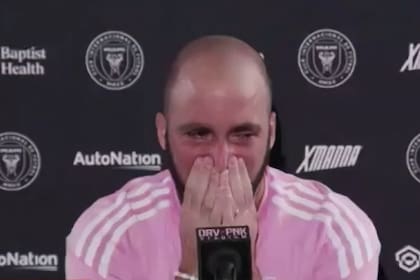 La emoción de Gonzalo Higuaín tras anunciar su retiro