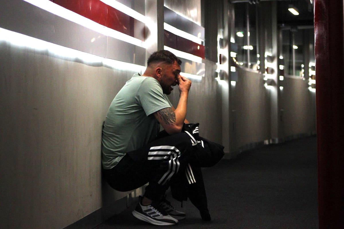 La emoción de Gustavo Benítez, después de que Riestra diera el gran golpe en el Monumental