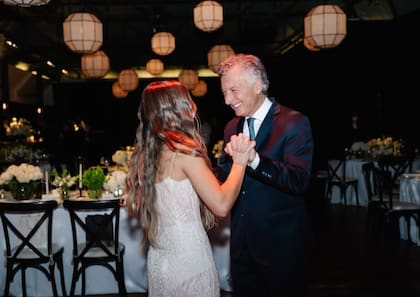 La emoción de Mauricio Macri en el festejo de los 15 años de su hija Antonia