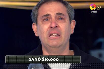 La emoción de un taxista luego de ganar el premio en efectivo.