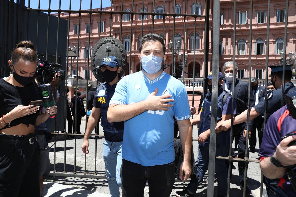 La emoción del periodista Diego Brancatelli en la despedida a Diego Maradona