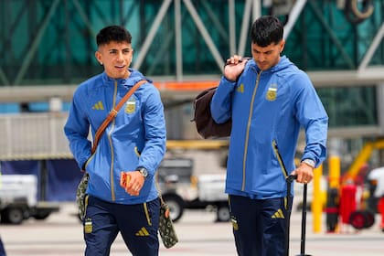 La emotiva despedida de Exequiel Palacios con su familia antes de viajar con la selección argentina al Mundial.