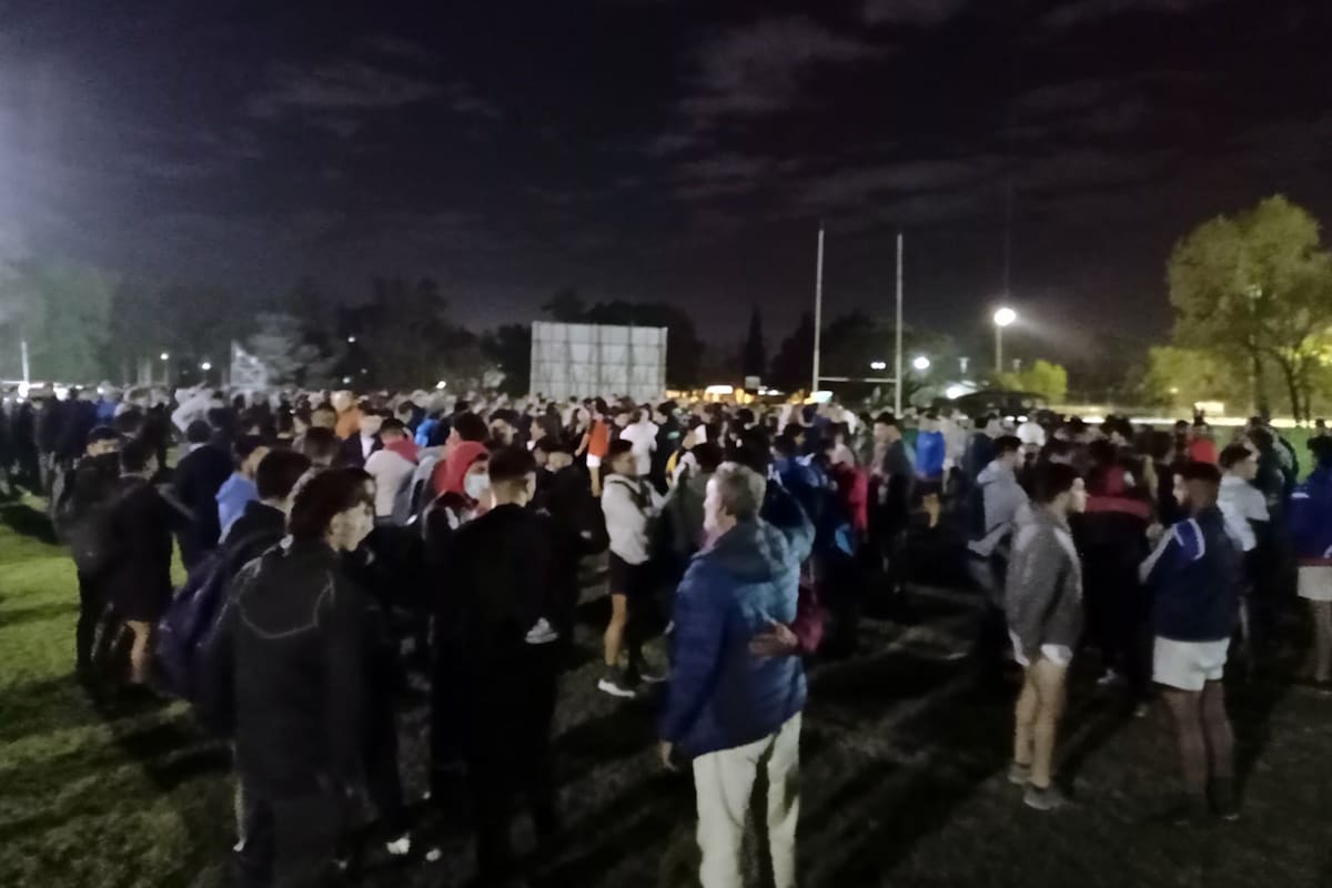 La emotiva reunión de anoche, en el club Hurling, para recordar a Lucas Pierazzoli