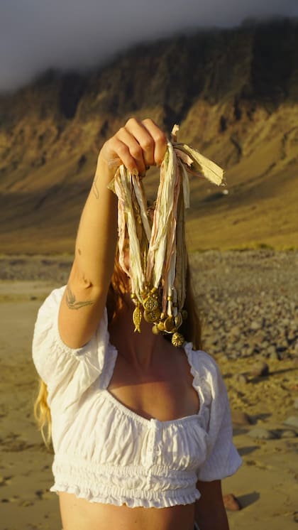 La emprendedora combina distintas actividades para generar sus ingresos (Foto: Instagram @lore_seamountain)