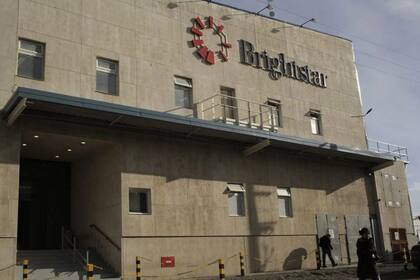 La empresa Brightstar está registrando problemas de insumos para la producción y enfrenta una reconversión ante la salida del mercado de teléfonos móviles de LG.