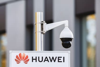La administración de Donald Trump le impuso embargo a Huawei, a la que acusa de espionaje