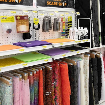 La empresa confirmó que 500 de sus 850 locales bajarán sus persianas en los próximos meses (Joann Fabrics)