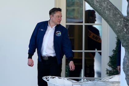 La empresa de Elon Musk, Space X, posee un programa especial para crear cohetes.