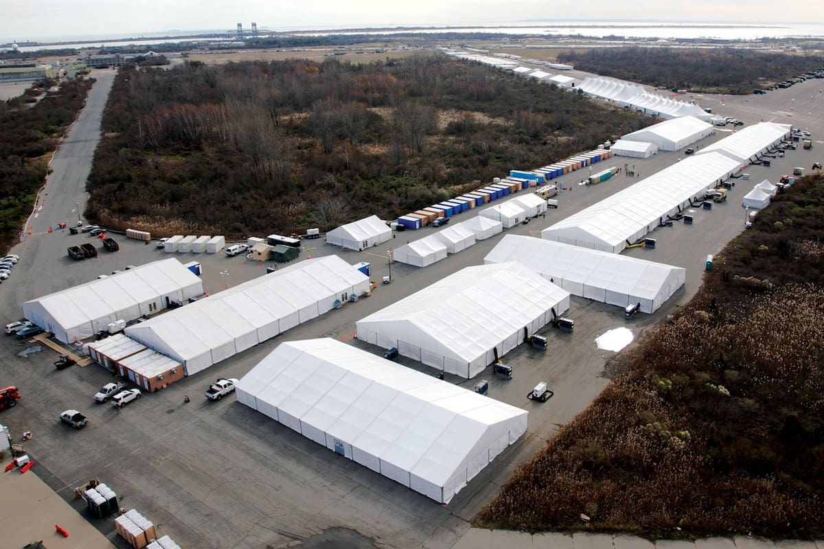 La empresa Deployed Resources, quien suele estar detrás del armado del Lollapalooza en Chicago, ahora gestiona instalaciones de detención para migrantes (imagen ilustrativa)