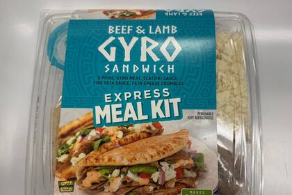 La empresa Fresh Creative Foods anunció el retiro voluntario de sus kits de comida exprés de Gyro sandwich de ternera y cordero (FDA)