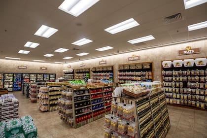 La empresa ofrece una variedad de productos que lograron captar la atención de los consumidores, entre ellos se encuentran los “Beaver Nuggets”, bocadillos de maíz inflado con sabor dulce (buc-ees)