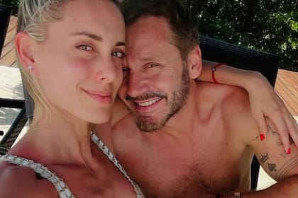 La empresaria compartió una serie de imágenes para celebrar un año de amor con su amor (Foto: Captura Instagram/@anita.espasandin)