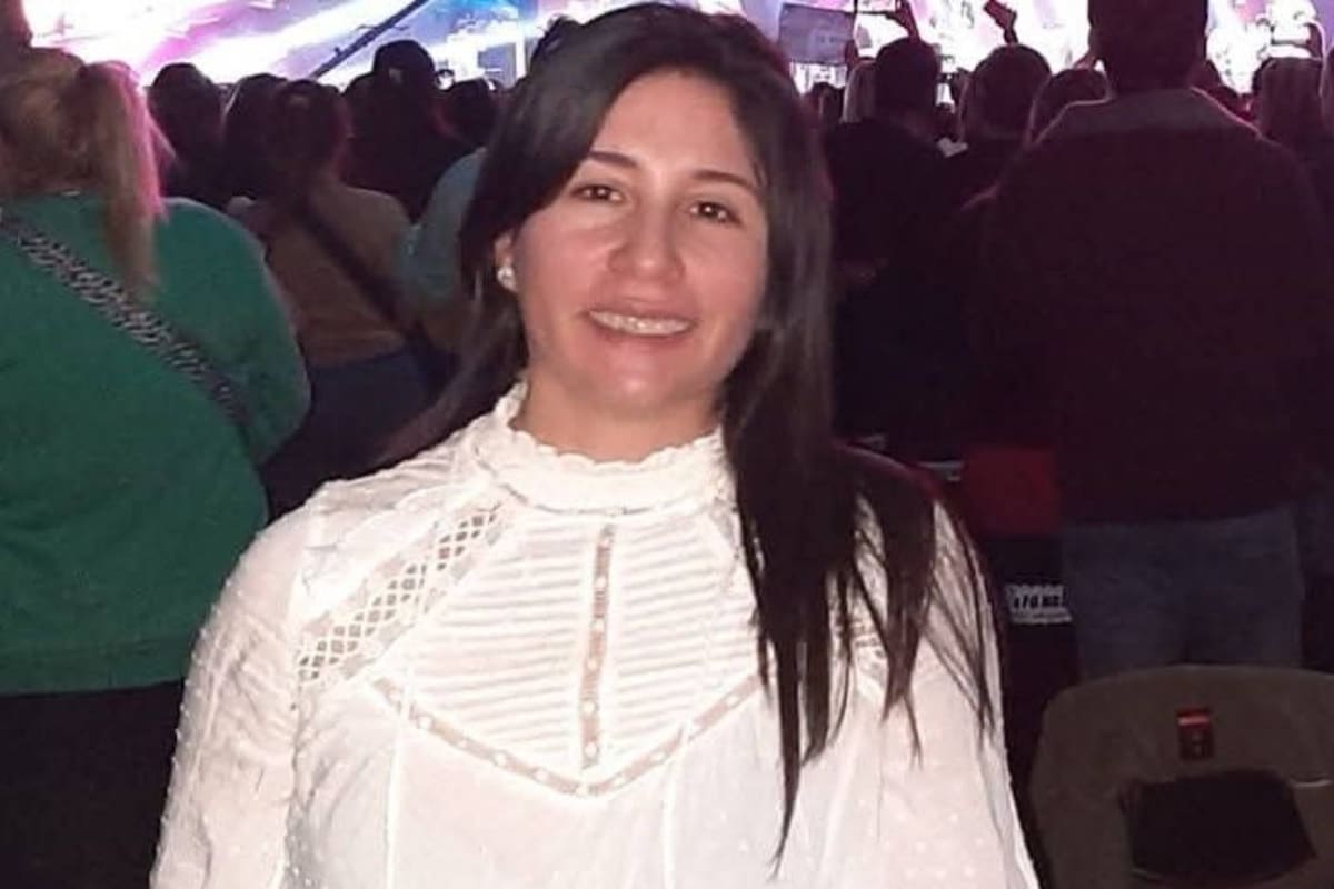 La encontraron muerta con signos de haber sido atropellada: la pareja quedó detenida luego de decir que se había arrojado del vehículo.