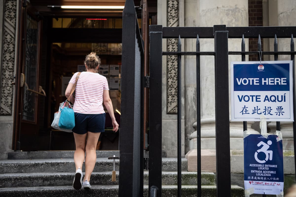 La encuesta de American Pulse Research & Polling incluyó a 638 votantes probables y registró un margen de error del 3,9%